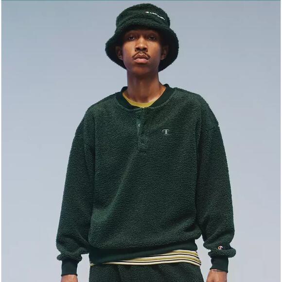 Champion UO Exclusive Teddy Fleece Sweatshirt Green Athleisure Mens Small - Picture 7 of 7